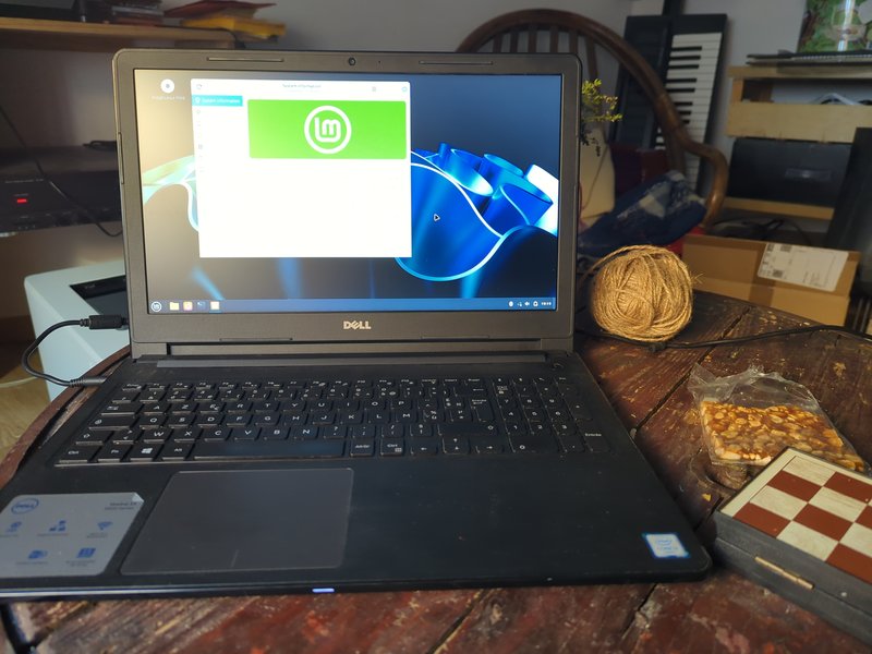 Dell vostro 3568 de face