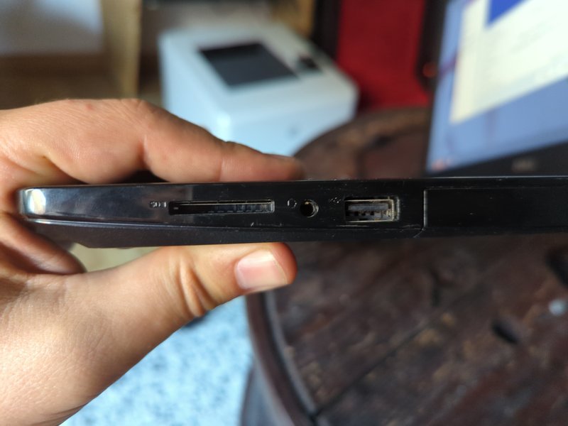 Dell vostro 3568 lecteur 
     dvd